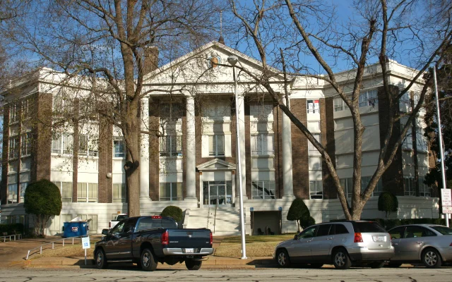 Henderson County Courthouse located on the downtown square in Athens – Athens, cheap car insurance in Texas