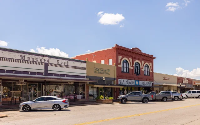 West-style hotels and Western architecture in Bay City, Texas, USA – Bay City, cheap car insurance in Texas