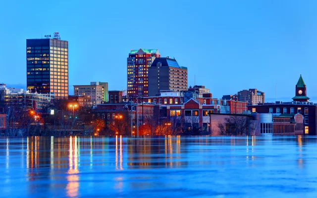 The city of El Paso, Texas, straddles the border at the banks of the Rio Grande – El Paso, cheap car insurance in Texas