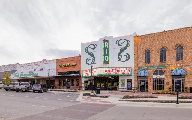 The old business district on Nacogdoches Street, Texas – Nacogdoches, cheap car insurance in Texas