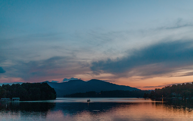 Sunset on Lake Lanier in Gainesville, Georgia – Gainesville, cheap car insurance in Georgia